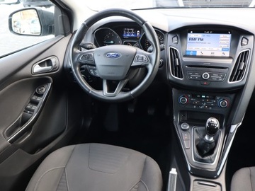 Ford Focus III Hatchback 5d facelifting 2.0 TDCi 150KM 2016 Ford Focus 2.0 TDCi, Salon Polska, Xenon, zdjęcie 6