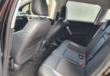 Peugeot 2008 I SUV 1.2 PureTech 110KM 2015 Peugeot 2008 Urban Cross LED Nawigacja GetHelp 1.2 Benzyna 110KM, zdjęcie 12