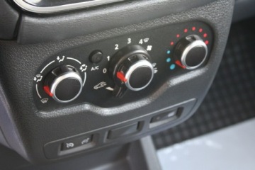 Dacia Lodgy Minivan Facelifting 1.5 Blue dCi 115KM 2022 Dacia Lodgy Stepway Comfort Blue dCi 115 7-os, zdjęcie 19