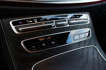 Mercedes Klasa E W213 Limuzyna Facelifting 2.0 220d 200KM 2023 Mercedes-Benz Klasa E AMG, 4-Matic, kamera, CarPlayAA, LED, Ambient, 2.0 2, zdjęcie 10