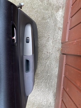 DVEŘE ZADNÍ LEVÉ TOYOTA PRIUS II