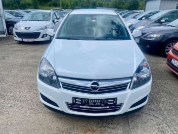 Opel Astra J Sports Tourer 1.7 CDTI ECOTEC 110KM 2010 Opel Astra 2X kola 1.7 Diesel 110KM, zdjęcie 11