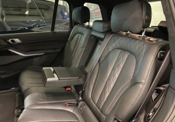 BMW X7 SUV M Facelifting 4.4 M60i 530KM 2025 BMW X7 M60i - Samochod dostepny od reki 4.4 Benzyna 530KM, zdjęcie 16