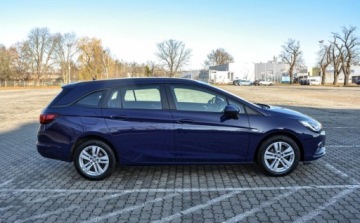 Opel Astra K Sports Tourer 1.6 CDTI 110KM 2017 Opel Astra 1,6CDTI Bezwypadkowa 2017 r. 1.6 Diesel 110KM, zdjęcie 4