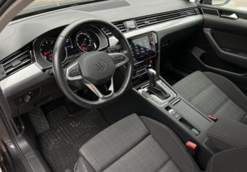 Volkswagen Passat B8 Limousine Facelifting 2.0 TSI 190KM 2021 Volkswagen Passat Business Pakiety, ACC, Ladowarka indukcyjna, GPS, ergoC, zdjęcie 5