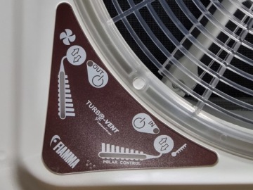 Мансардное окно Fiamma Turbo Vent Premium 40x40 прозрачное белоснежное