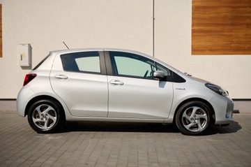 Toyota Yaris III 2015 Toyota Yaris Hybrid 1.5 VVT-i KAMERA zarejestrowany w Polsce, zdjęcie 11