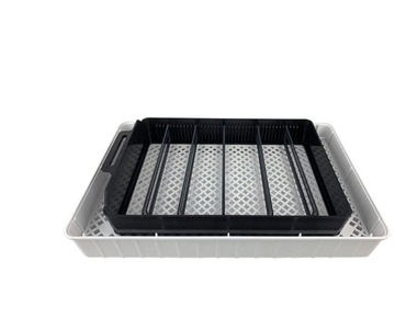 Качественный автоматический инкубатор на 24 яйца.