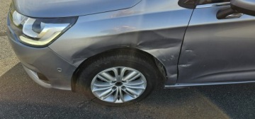 Citroen C4 II Hatchback 5d Facelifting 1.2 PureTech 130KM 2017 Citroen C4 111tys km, zdjęcie 23