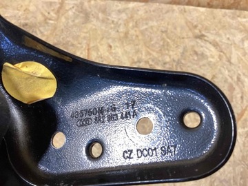 DRŽÁKY PORSCHE MACAN 8R2863441A