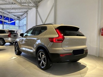 Volvo XC40 2025 VOLVO XC40 B4 Plus Dark Suv 2.0 (211KM) 2025, zdjęcie 3