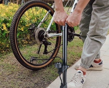 ВЕЛОСИПЕДНЫЙ НАСОС С МАНОМЕТРОМ ДЛЯ МАТРАСНЫХ ШАРОВ