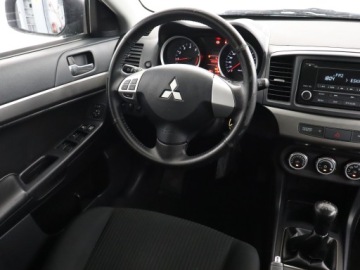 Mitsubishi Lancer IX Sportback Facelifting 1.6 MIVEC 117KM 2015 Mitsubishi Lancer 1.6 MIVEC, Salon Polska, Klima, zdjęcie 6