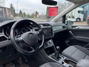Volkswagen Touran III 2.0 TDI 150KM 2018 Volkswagen Touran 2.0 TDI 150KM 7-osobowy ACC LEDNavi Climatronic 3-strefy, zdjęcie 6