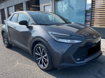 Toyota C-HR II SUV Plug-In 2.0  223KM 2025 Od ręki - Style 2.0 Hybrid Dynamic Force Plug-in 223KM | Podgrzewane fotele, zdjęcie 2