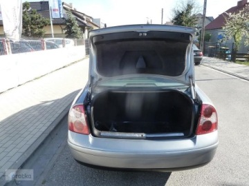 Volkswagen Passat B5 Sedan 1.9 TDI 130KM 2001 Volkswagen Passat Volkswagen Passat B5 Highline Klimatronik Zmieniarka Zar, zdjęcie 7