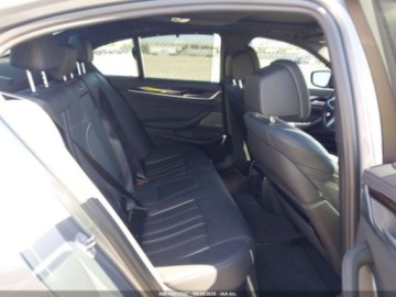 BMW Seria 5 G90-91 2023 BMW Seria 5 M550i xDrive 2023 4.4l 4.4 Benzyna 523KM, zdjęcie 8