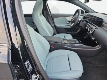 Mercedes Klasa A W177/V177 2023 Mercedes-Benz Klasa A A 250e AMG MULTIBEAM LED Panorama Kamera 360 HU, zdjęcie 14