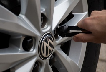 КРУГЛЫЕ КРЫШКИ ДЛЯ ВИНТОВ И ГАЙОК K17, ЧЕРНЫЕ