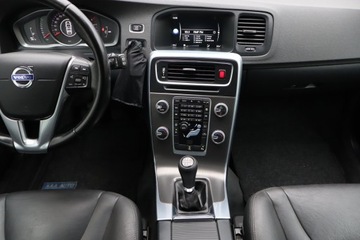 Volvo V60 I Kombi Facelifting 2.0 D3 DRIVE-E 150KM 2015 Volvo V60 D3 2.0, Skóra, Navi, Klima, Klimatronic, zdjęcie 11
