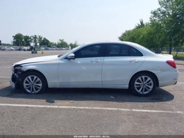 Mercedes Klasa C W205 2019 Mercedes-Benz Klasa C 2019 MERCEDES-BENZ C 300 4MATIC 2.0 Benzyna 255KM, zdjęcie 8