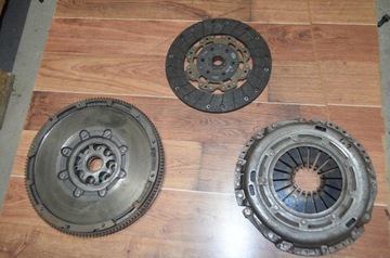 Koło sprzęgło audi vw seat skoda 06J105266H 06J141025A 06J141031A 20000km
