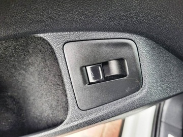 Volkswagen Tiguan II SUV Facelifting 2.0 TDI 150KM 2023 Volkswagen Tiguan 2.0 TDI DSG Urban Sport 2.0 Diesel 150KM, zdjęcie 15