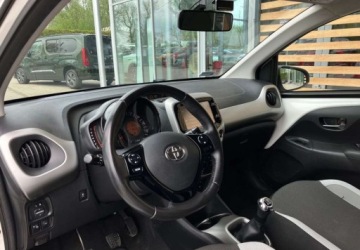 Toyota Aygo II Hatchback 5d 1.0 VVT-i 69KM 2016 Toyota Aygo Toyota Aygo Benzyna 69KM, zdjęcie 29