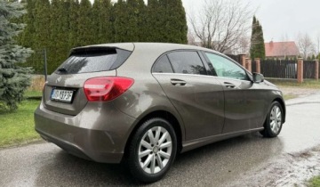 Mercedes Klasa A W176 Hatchback 5d 1.6 180 BlueEFFICIENCY 122KM 2013 Mercedes-Benz Klasa A Mercedes-Benz Klasa A 180 1.6 Benzyna 122KM, zdjęcie 6