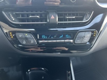 Toyota C-HR I Crossover Facelifting 1.8 Hybrid 122KM 2020 Toyota C-HR 1.8 Hybrid Selection. Kamera cofania. Podgrzewane fotele. VAT, zdjęcie 26