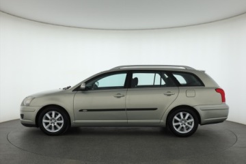 Toyota Avensis II Kombi 2.0 D-4D 126KM 2007 Toyota Avensis 2.0 D-4D, HAK, Klima, Klimatronic, zdjęcie 2