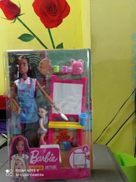 LALKA BARBIE NAUCZYCIELKA PLASTYKI SZTALUGA PĘDZEL
