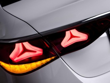 Mercedes Klasa E W214 Sedan 2.0 220d 197KM 2025 E Klasa 220 d 4-Matic AMG 2.0 197KM 2025, zdjęcie 5