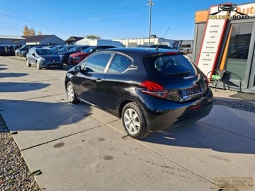 Peugeot 208 I 2016 Peugeot 208 1,2 BENZ klima elektryka alu tempomat oplacony 1.2 Benzyna, zdjęcie 7