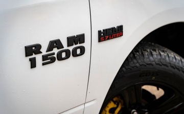 Dodge Ram IV 2015 Dodge RAM Dodge RAM IV 5.7 HEMI Sport 4X4 394KM 5.7 BenzynaLPG 394KM, zdjęcie 9