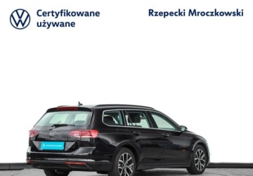 Volkswagen Passat B8 Variant Facelifting 2.0 TDI SCR 150KM 2023 Volkswagen Passat 2.0TDI 150KM DSG, Business, App Connect, Pakiet Zimowy,, zdjęcie 4