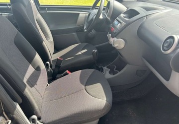 Toyota Aygo I Hatchback 5d Facelifting 1.0 VVT-i 68KM 2012 Toyota Aygo 5-cio drzwiowa, Klimatyzacja, Model po Liftingu Benzyna 68KM, zdjęcie 15