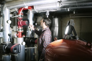 МОБИЛЬНЫЙ СВЕТОДИОДНЫЙ ПРОЖЕКТОР 5000 ЛМ 46 Вт КАБЕЛЬ 5 М BRENNENSTUHL TORAN