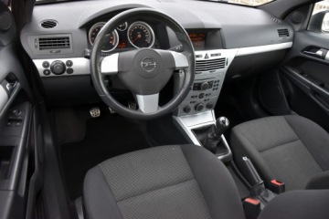 Opel Astra H Hatchback 5d 1.8 ECOTEC 140KM 2006 Opel Astra H GTC Sport 1.8 16V 140KM Wyposażona, Zadbana, BEZ Wkładu ZOBACZ, zdjęcie 11