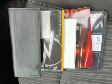 Opel Astra J Hatchback 5d 1.6 Twinport ECOTEC 115KM 2010 Opel Astra Książka serwisowa., zdjęcie 16