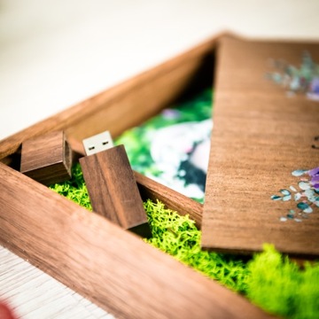 Фото коробка + печатная + Pendrive 32 ГБ причастия