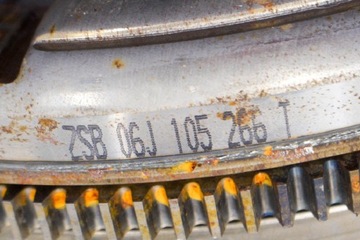 AUDI TT 8J 2.0 TFSI KOLO SETRVAČNÍK DVOUHMOTNÉ 06J105266T 2012