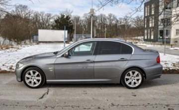 BMW Seria 3 E90-91-92-93 Limuzyna E90 318d 143KM 2009 BMW Seria 3 2,0d 2009 r. Lift iDrive 2.0 Diesel 143KM, zdjęcie 1