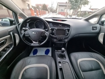 Kia Ceed II Kombi 1.6 CRDi 128KM 2014 Kia Cee'd 1.6 CRDI Xenon Led Skóra Klimatronik, zdjęcie 14