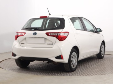 Toyota Yaris III Hatchback 5d Facelifting 2017 1.5 Hybrid 100KM 2020 Toyota Yaris 1.5 Hybrid, Salon Polska, zdjęcie 4