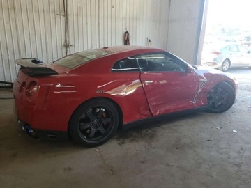 Nissan GT-R 2015 Nissan GT-R 2015, GT-R Premium, od ubezpieczalni 3.8 Benzyna 570KM, zdjęcie 3