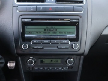 Volkswagen Polo V Hatchback 5d 1.2 TSI 105KM 2011 VW Polo 1.2 TSI, Salon Polska, Serwis ASO, Klima, zdjęcie 12