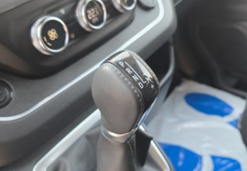 Renault Trafic III Combi 2.0 dCi  170KM 2023 Renault Trafic Spaceclass Escapade170 KMAUTOMATLozkoStolikPerfekt stanGwar, zdjęcie 14