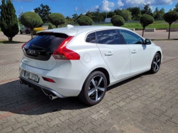 Volvo V40 II Hatchback Facelifting 2.0 D2 120KM 2018 Volvo V40 V40,R-design 2.0 Diesel 120KM, zdjęcie 14