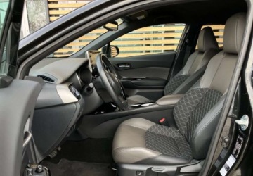 Toyota C-HR I Crossover Facelifting 2.0 Hybrid Dynamic Force 184KM 2020 Toyota C-HR Toyota C-HR 2.0 Hybrid Executive 2.0 Hybryda 184KM, zdjęcie 33